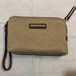 NWT Tommy Hilfiger Wristlet Tan